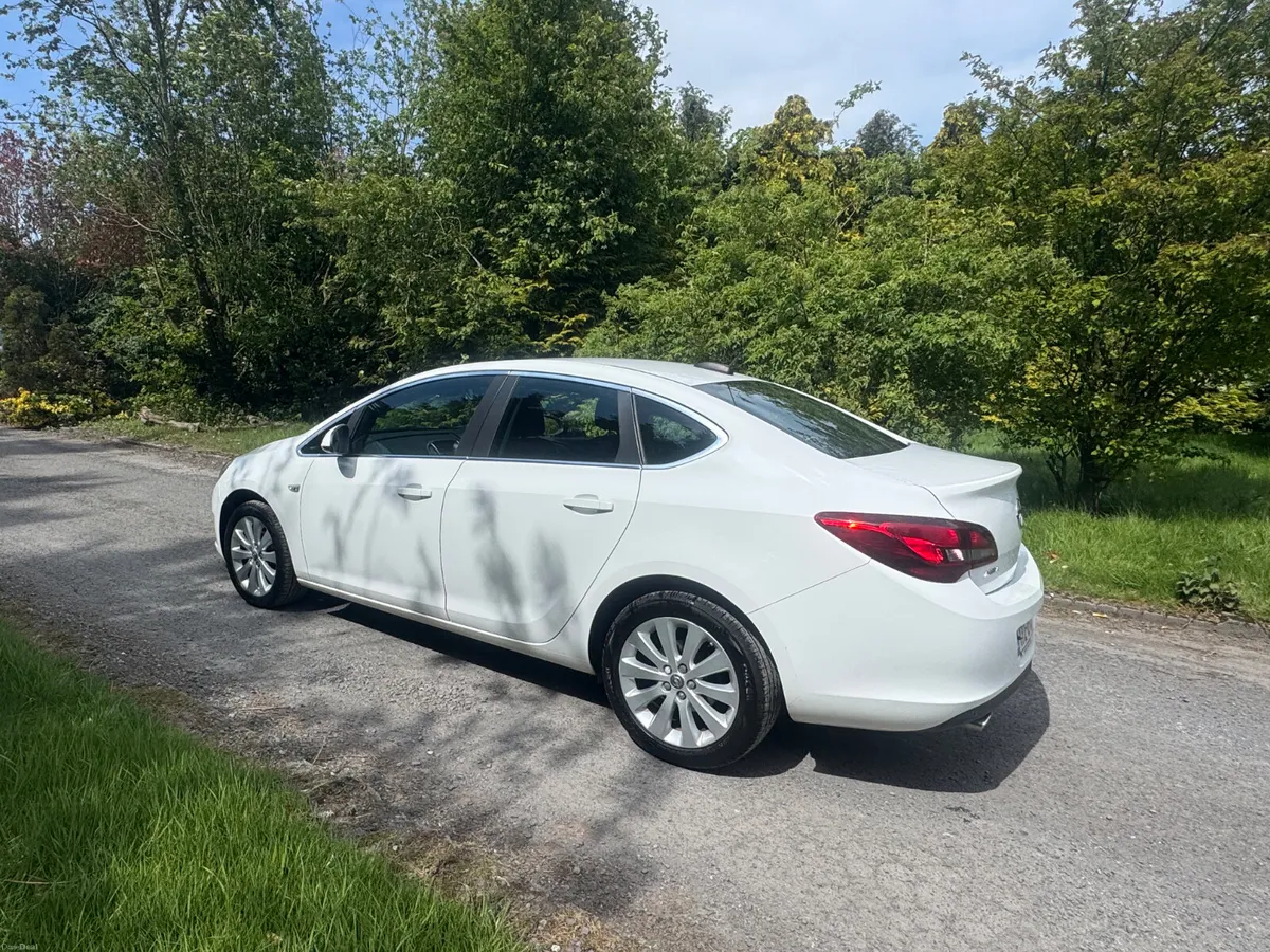 17 Opel Astra 1.4T … LOW MILEAGE - Image 3