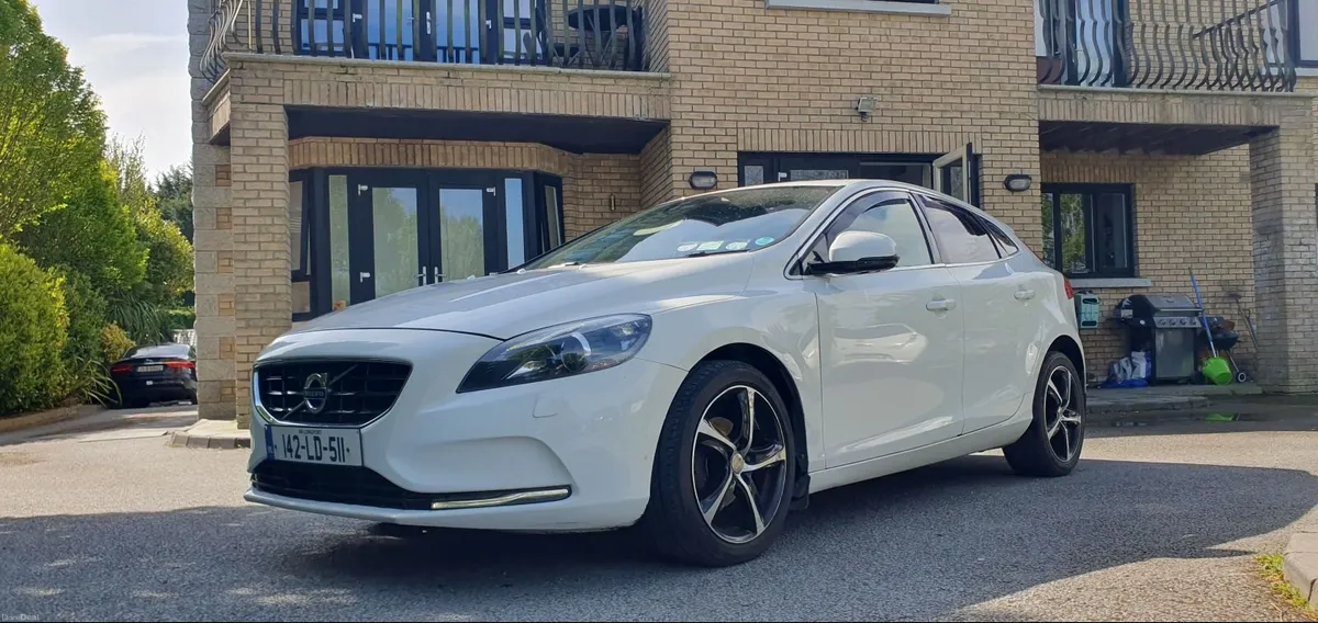Volvo V40 Lux se 2014 passed nct today - Image 1