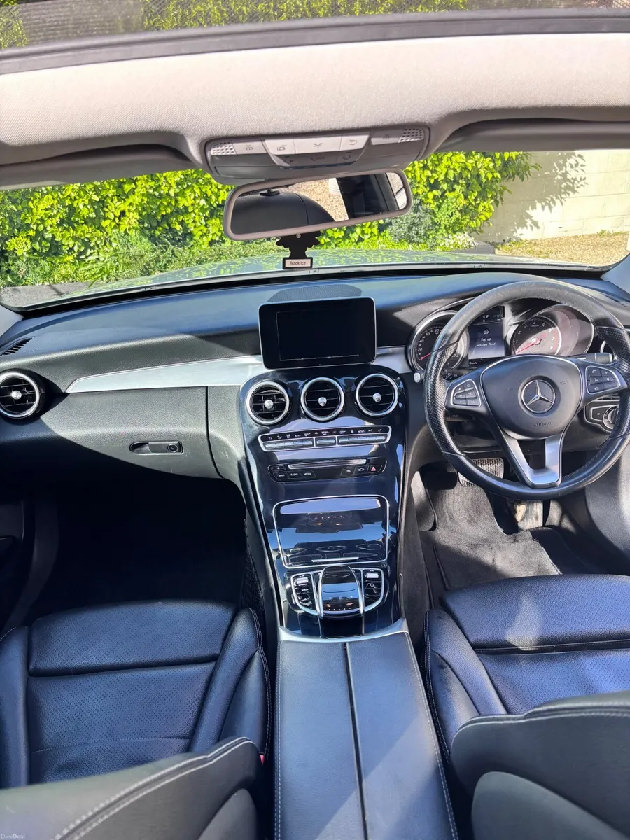 Mercedes-Benz C-Class 2016 - Image 2