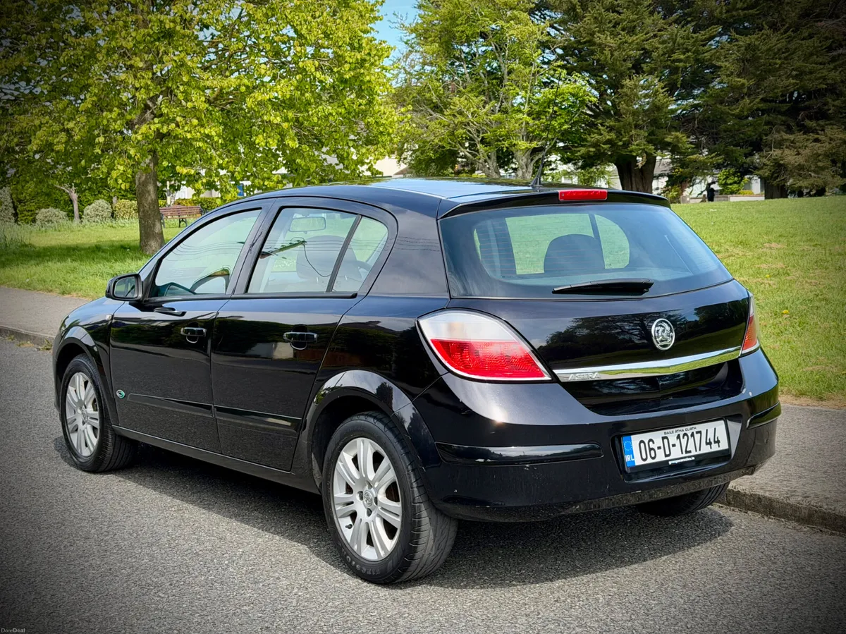 Opel Astra 1.4 Petrol 5dr Hatchback. - Image 4