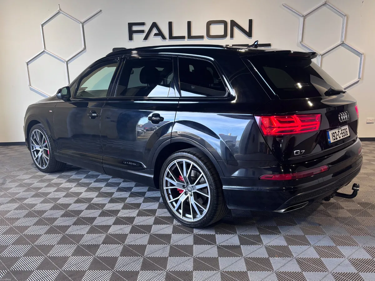 2019 Audi Q7 3.0 TDI 45 S LINE QUATTRO // 7 SEATER - Image 4