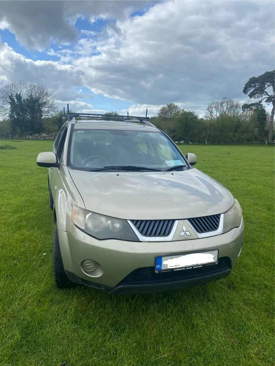 Mitsubishi Outlander - Image 1