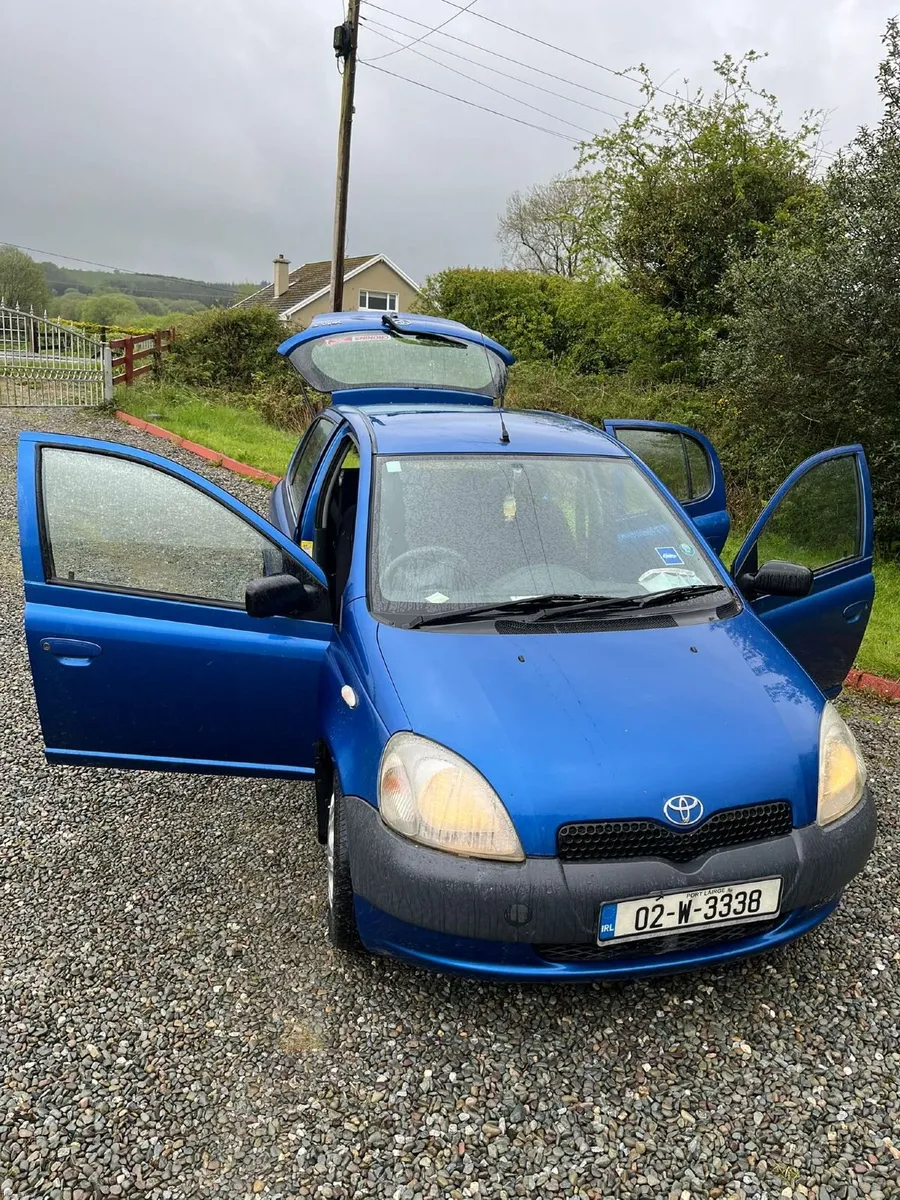 Toyota Yaris 2002 - Image 3