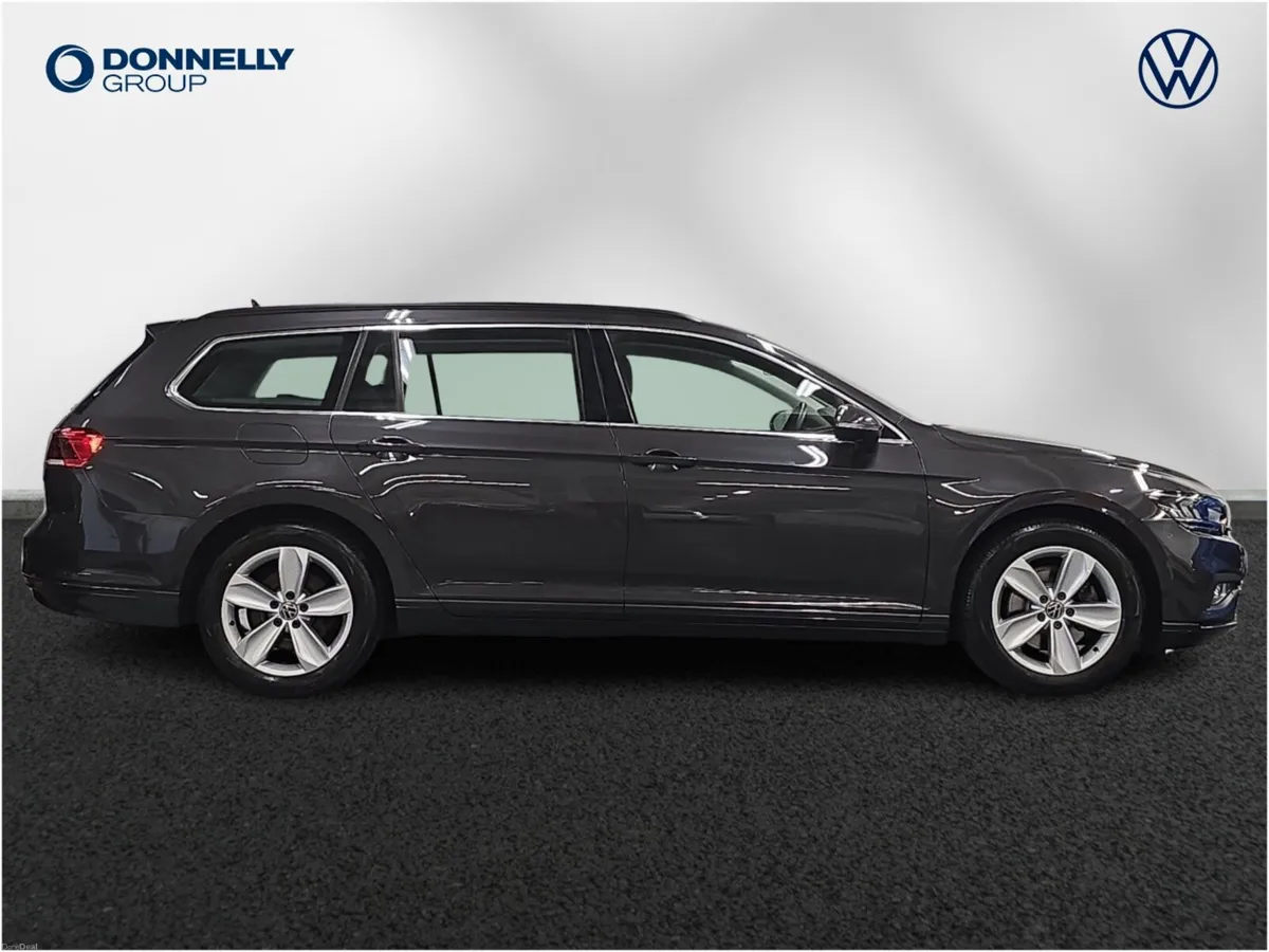 Volkswagen Passat Diesel Estate SE Nav - Image 4