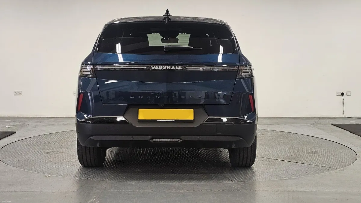 Vauxhall Grandland Hatchback GS - Image 3