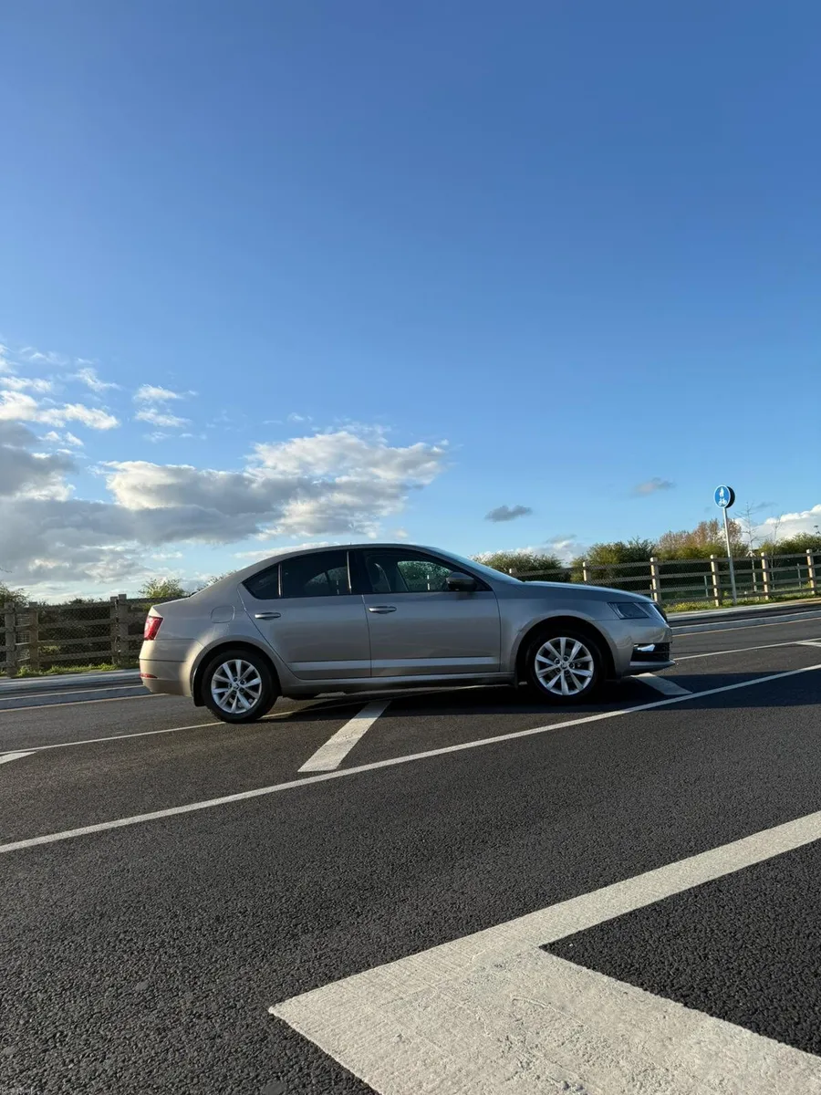 Skoda Octavia NCT 01-28 - Image 1