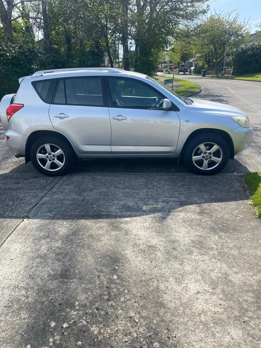 Car - Image 4