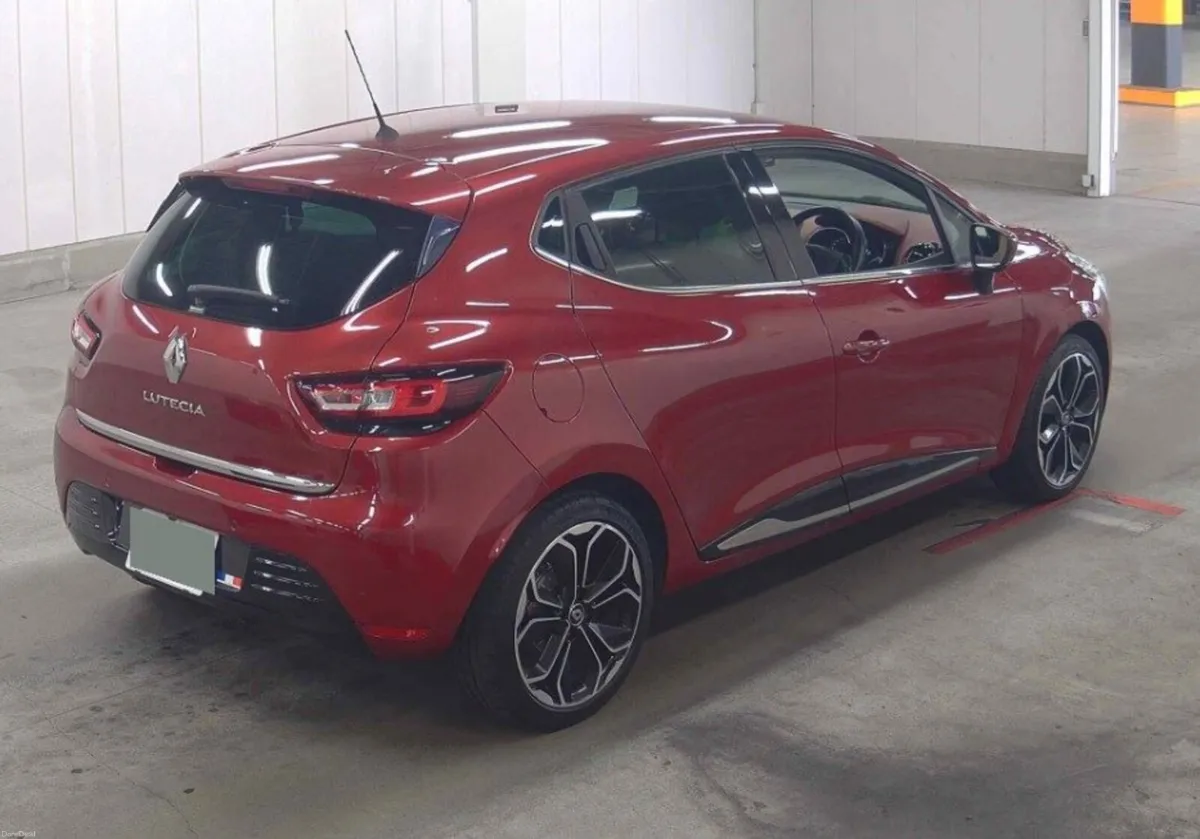 2017 Renault Clio Automatic - Image 3