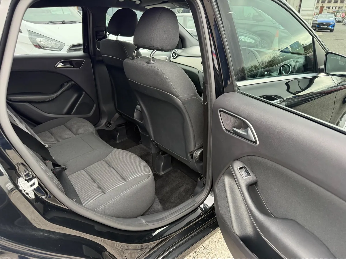 Mercedes-Benz B-Class 2017 - Image 2