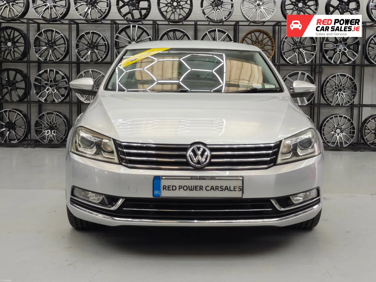 2012 Volkswagen Passat  TSI BlueMotion - Image 3