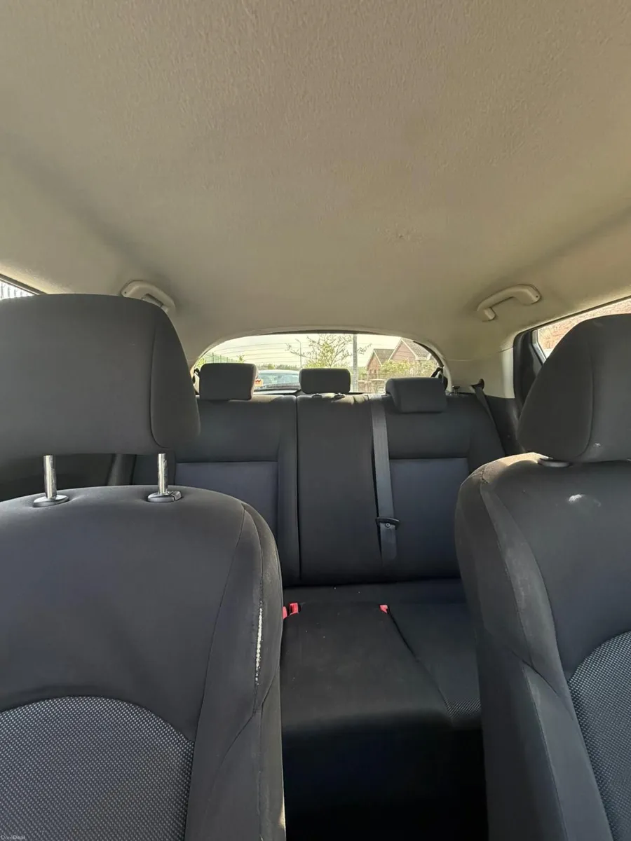 Nissan Juke 2011 - Image 2