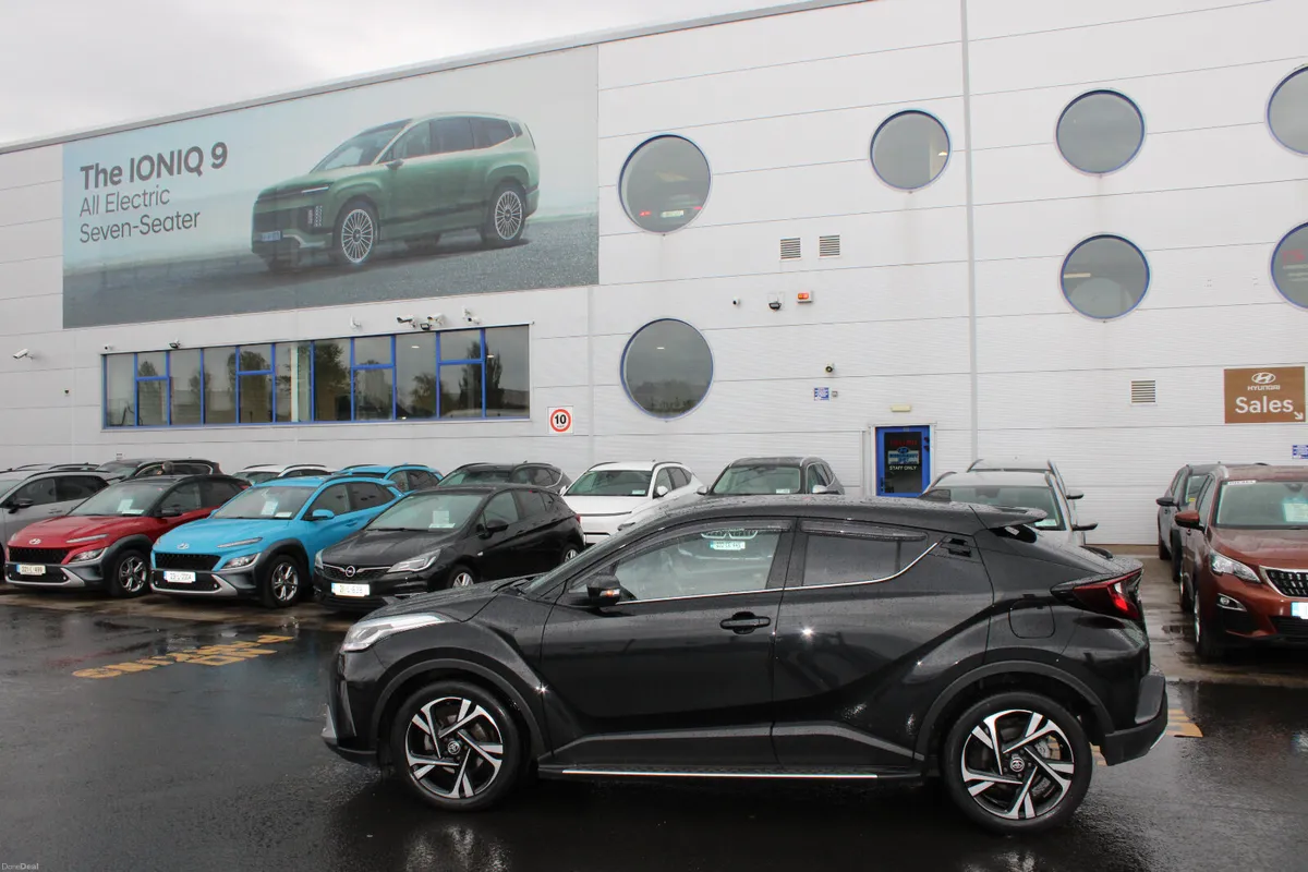 Toyota C-HR 2023 - Image 2