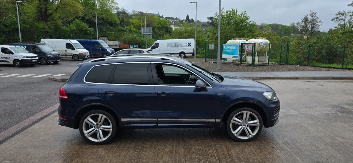 Volkswagen Touareg 2013 R-line Top Spec - Image 4