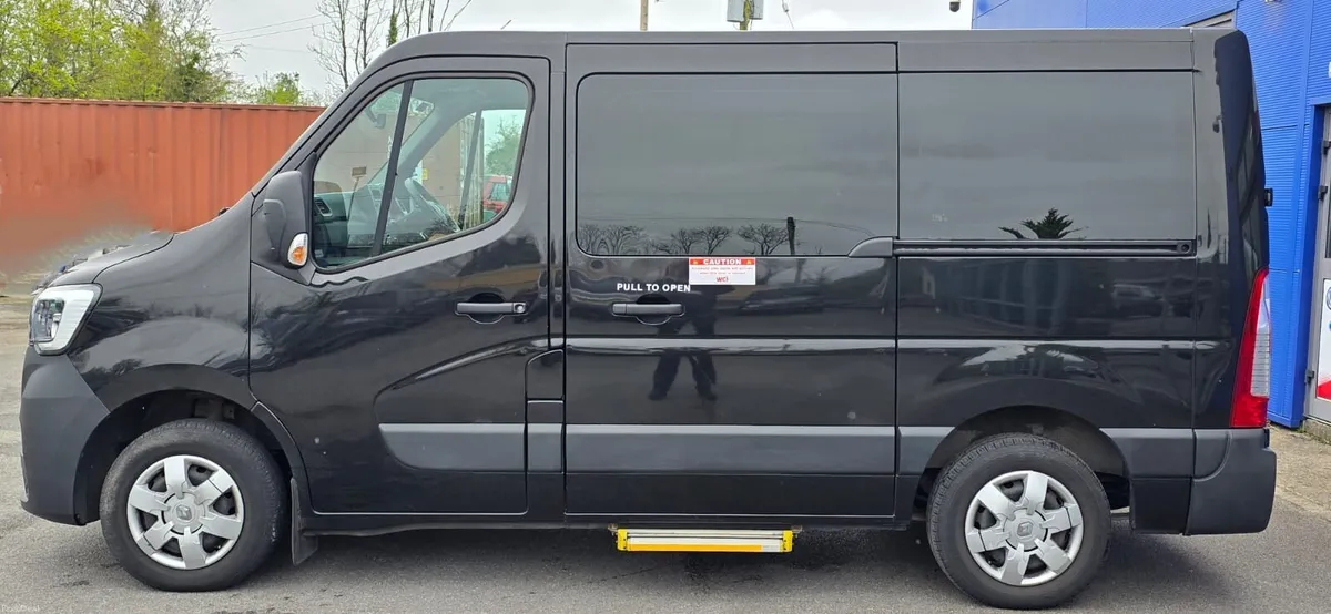 Wheelchair Accessible Renault Master - Image 4