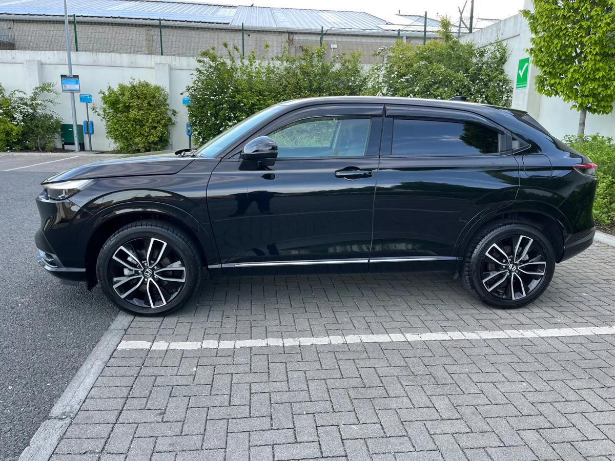Honda Vezel 2021 NEW MODEL 1.5 PETROL HYBRID AUTO - Image 4