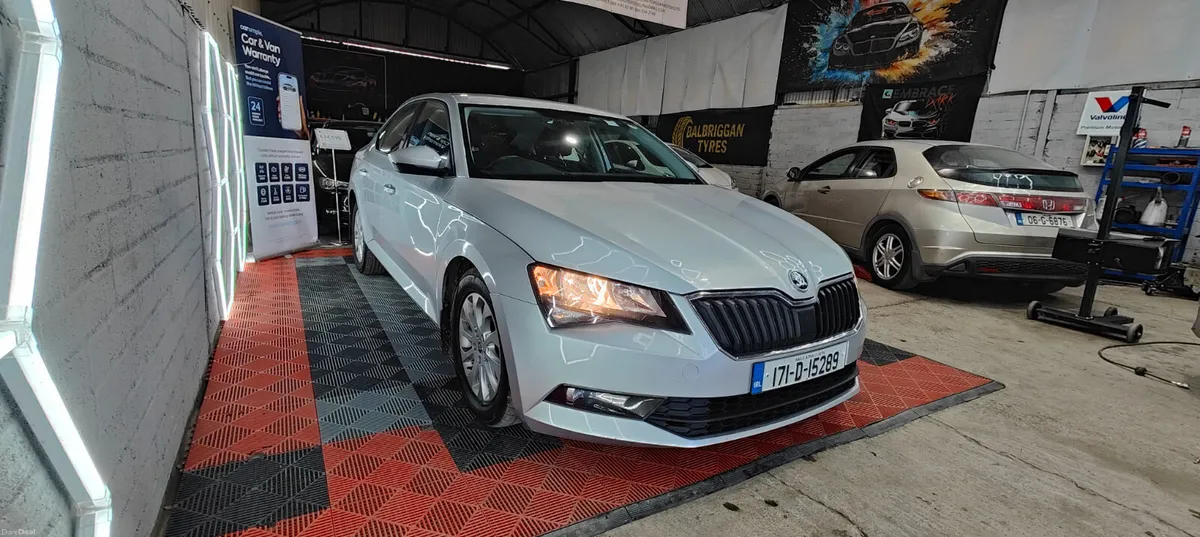 2017 Skoda Octavia Spotless car. - Image 3