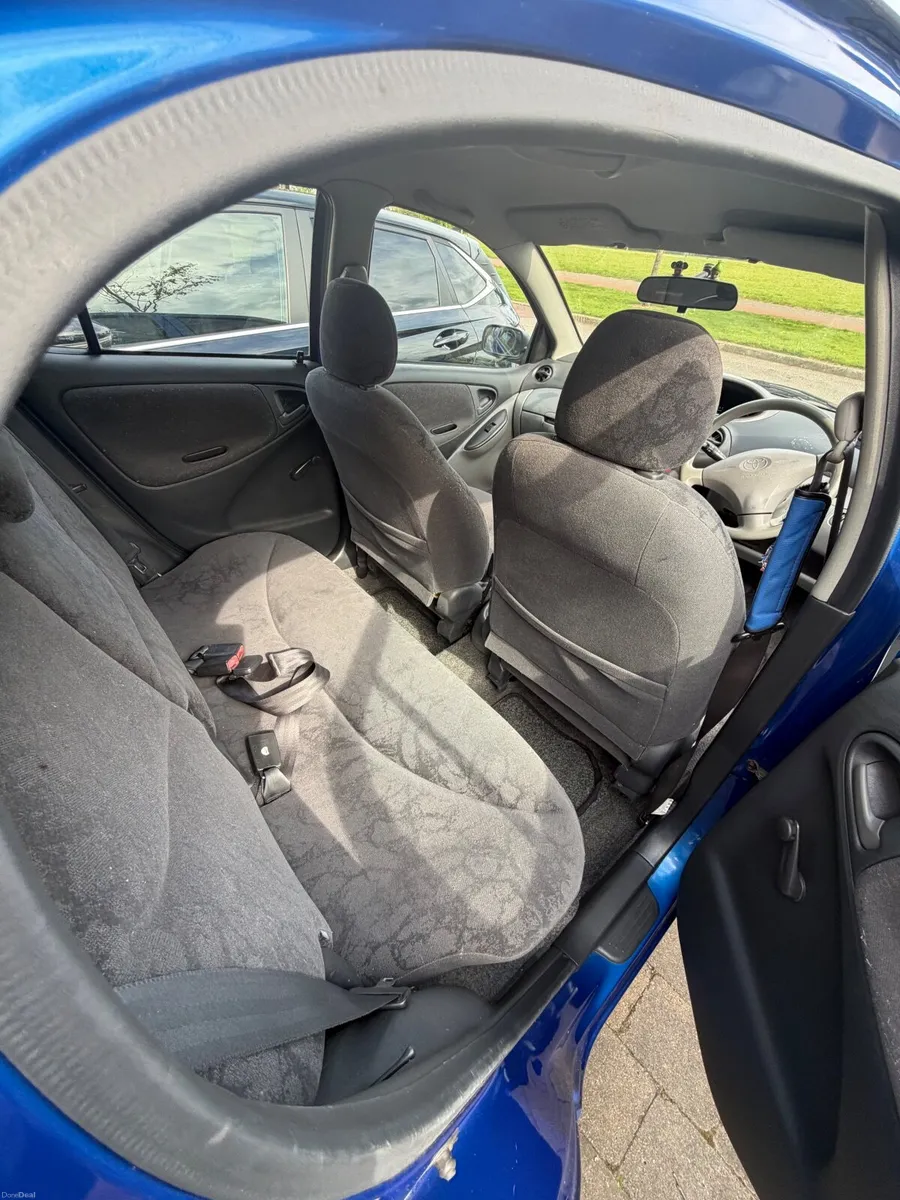 Toyota Yaris 2002 - Image 4