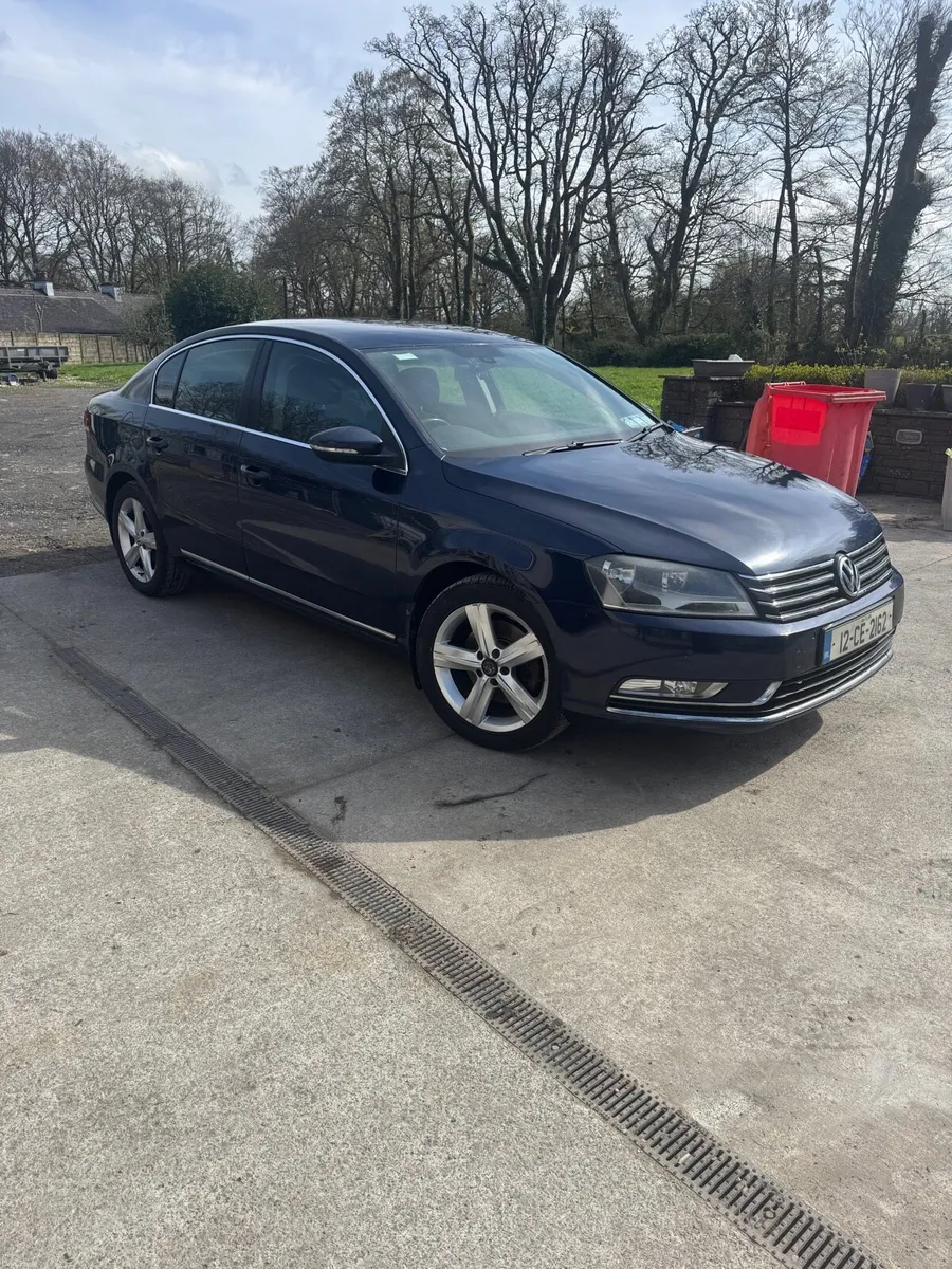 Volkswagen Passat - Image 1