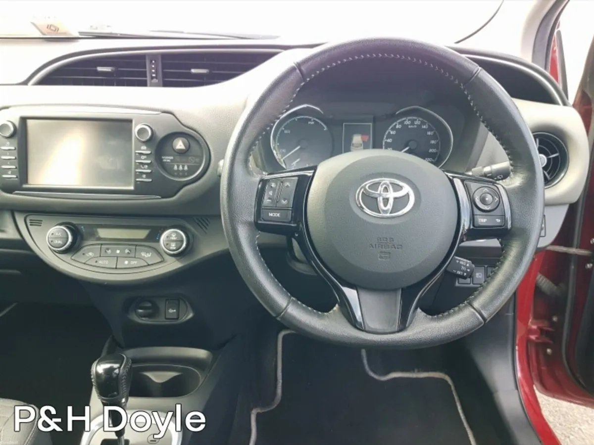 Toyota Yaris LUNA HYBRID - Image 2