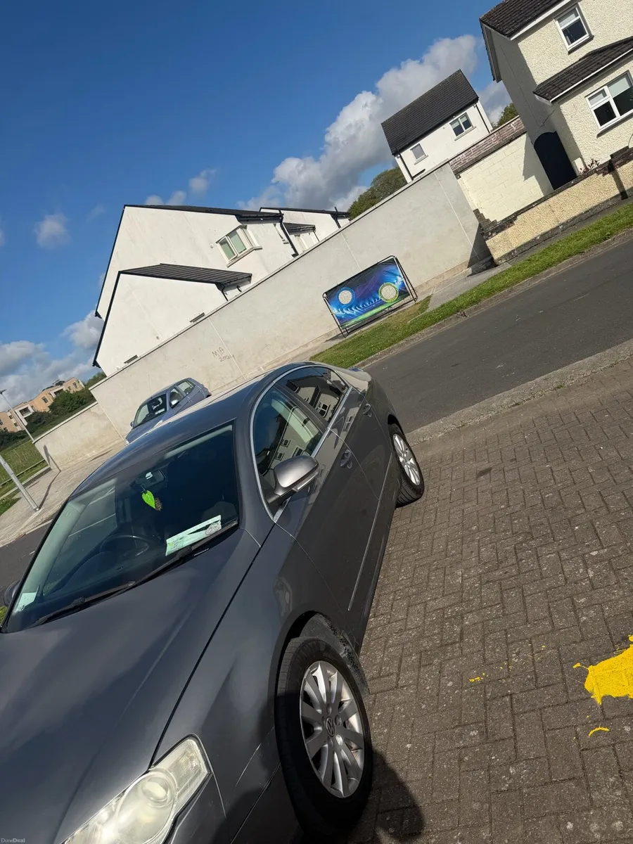 Volkswagen Passat - Image 4