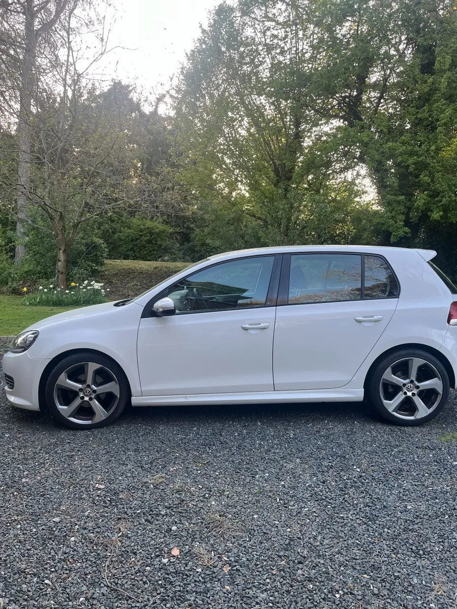 Volkswagen Golf 2011 - Image 2
