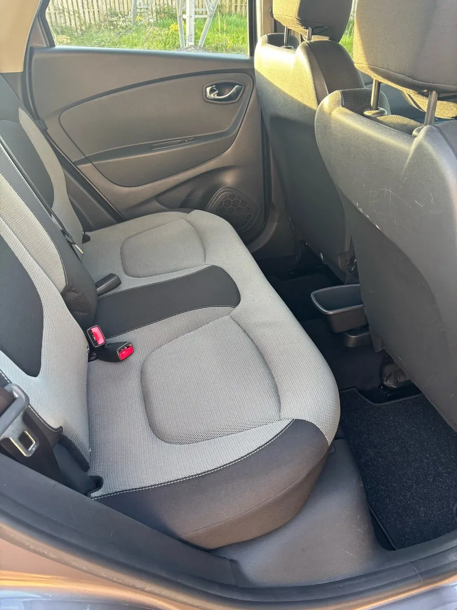 Immaculate Renault Captur 1.2 - Image 4