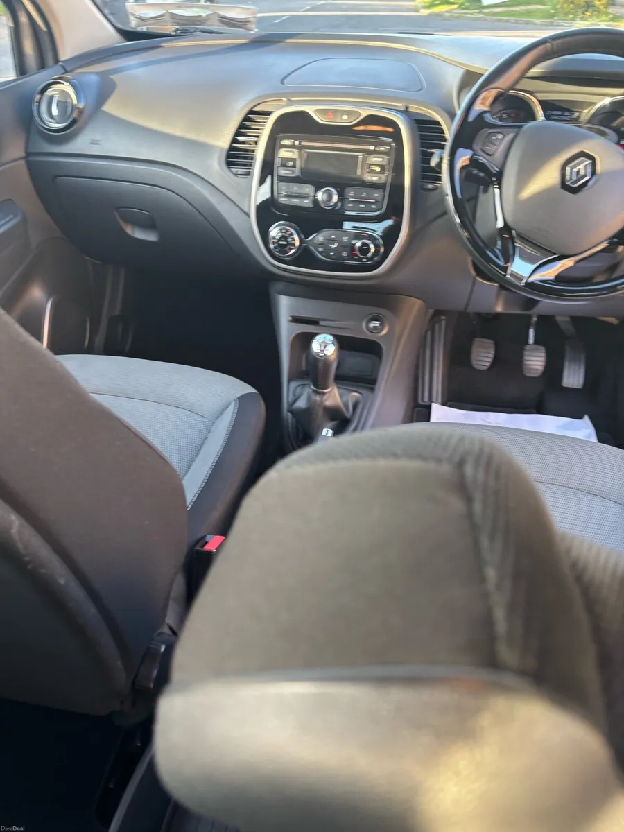 Renault Captur NEW NCT 06/28 - Image 4