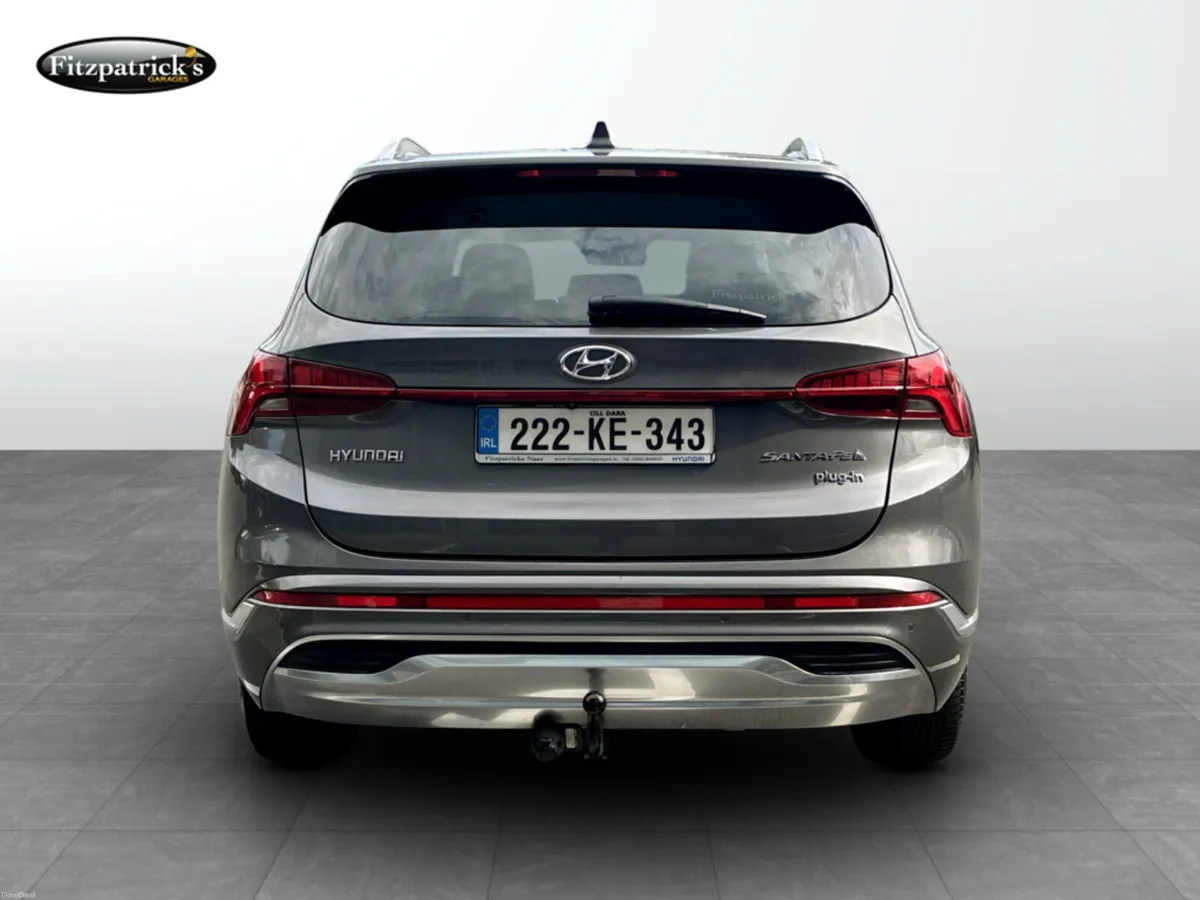 Hyundai Santa Fe Executive Plus 1.6 Plug-In Hybrid - Image 3