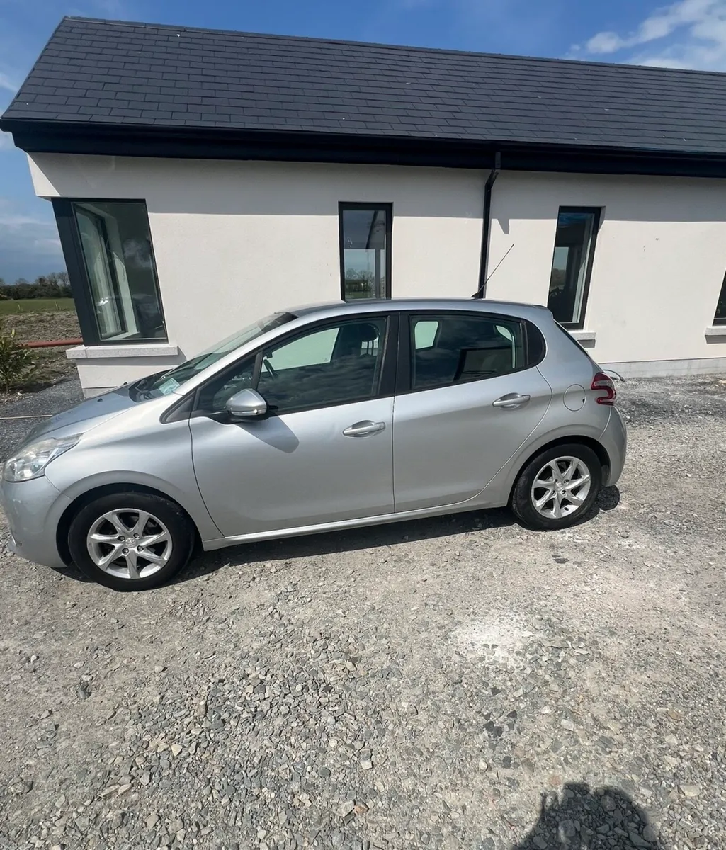 Peugeot 208 131 - Image 1