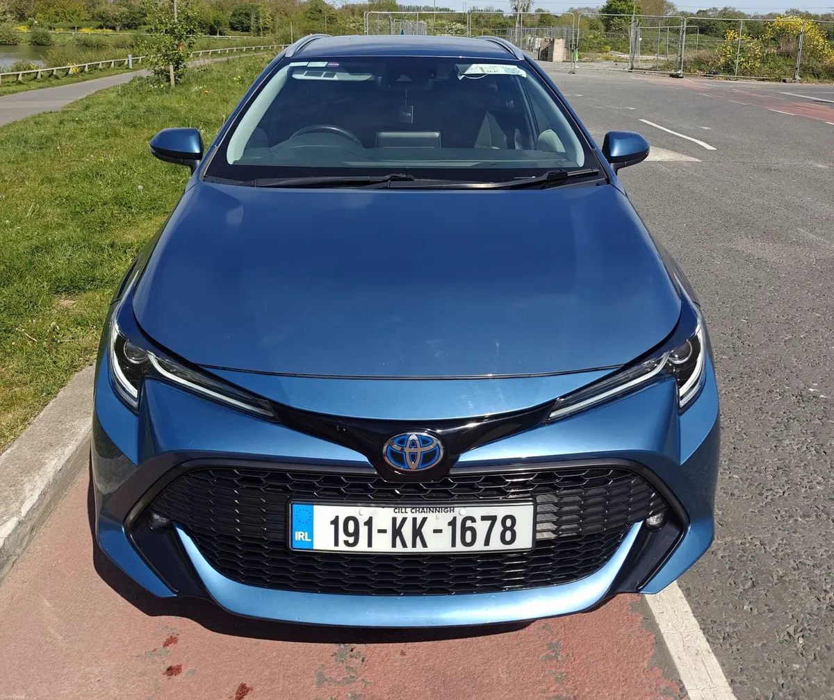 2019 Toyota Corolla Hybrid Touring Sport - Image 1
