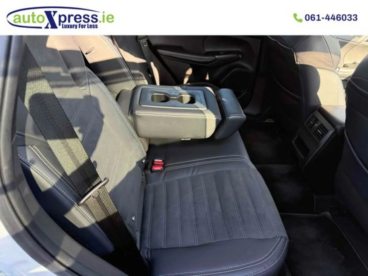 Mitsubishi Outlander PHEV G, Ultra Low mileage, Au - Image 4