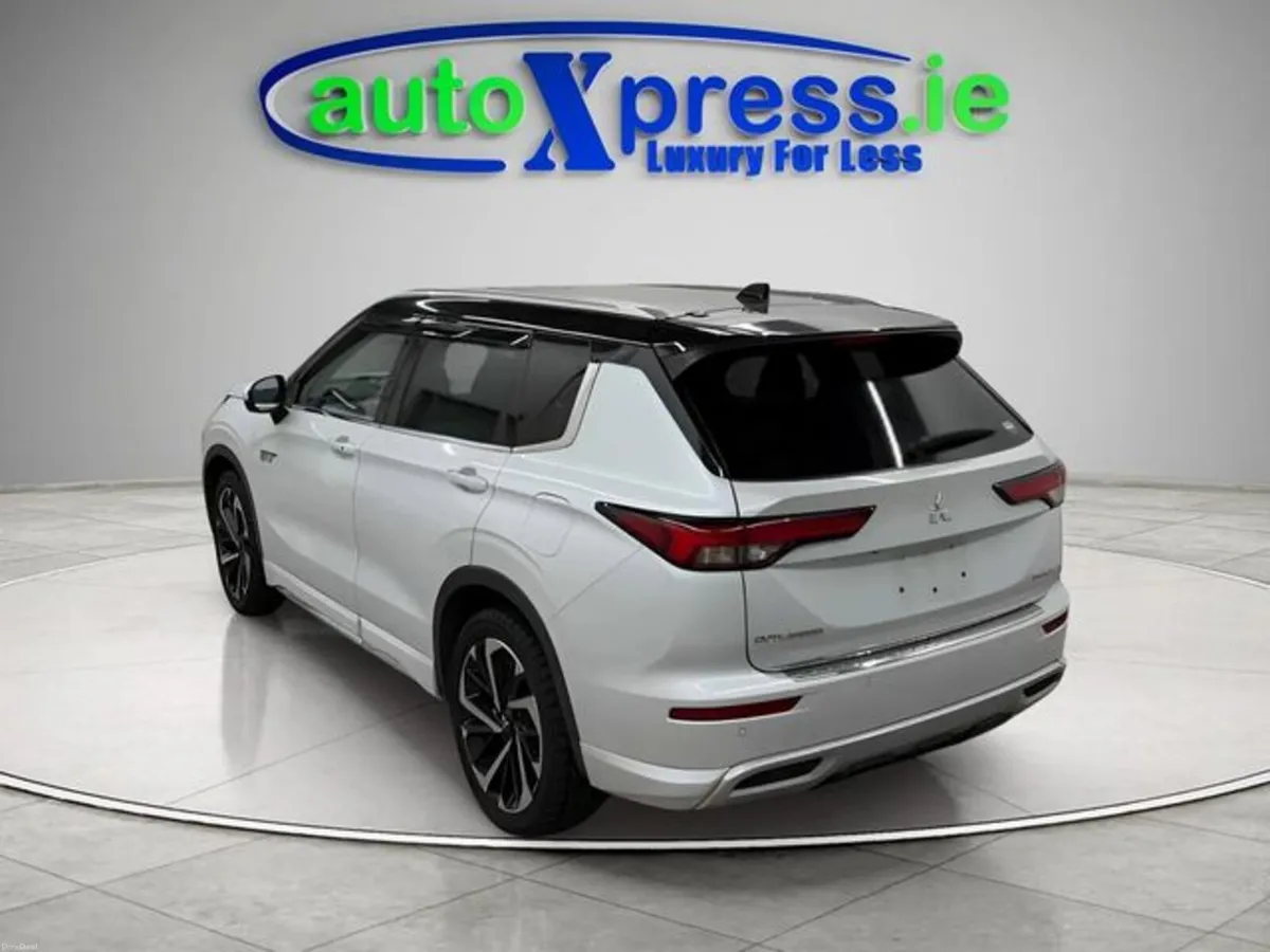 Mitsubishi Outlander PHEV P, 7 Seats, 360°, Low mi - Image 3