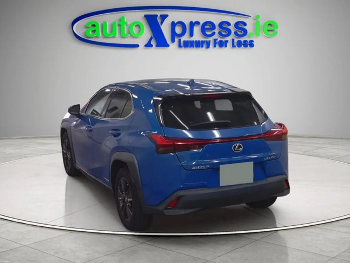 Lexus UX 2.0 Hybrid, Reversing camera - Image 2