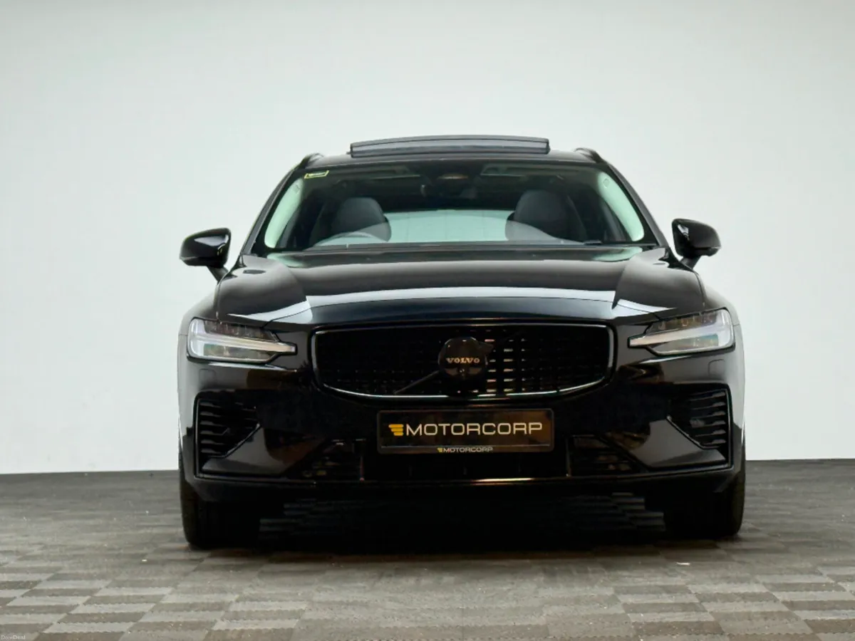 Volvo V60 ULTRA DARK T8 2.0 AWD 455HP *PAN ROOF* - Image 2