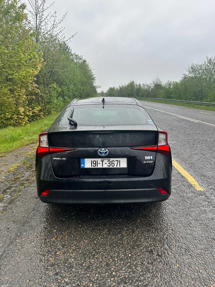 Toyota Prius TOURING S AUTOMATIC - Image 4
