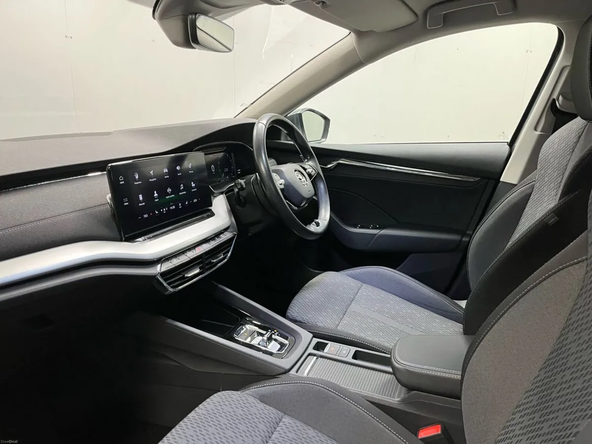 Skoda Octavia Style DSG 2.0TDI 150BHP - Reversing - Image 4