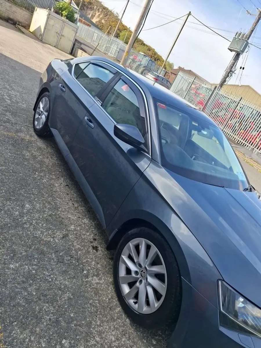 2017 Skoda Superb 2.0tdi DSG - Image 3