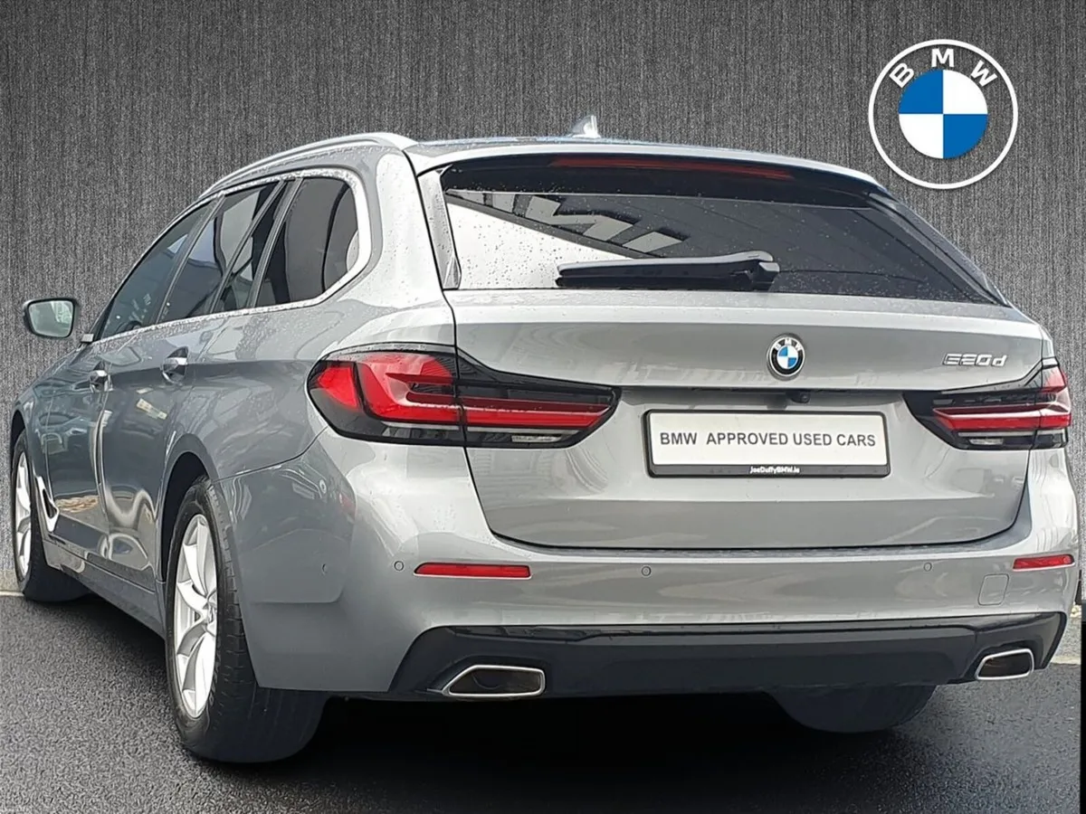 BMW 5-Series 520d SE Touring - Image 3
