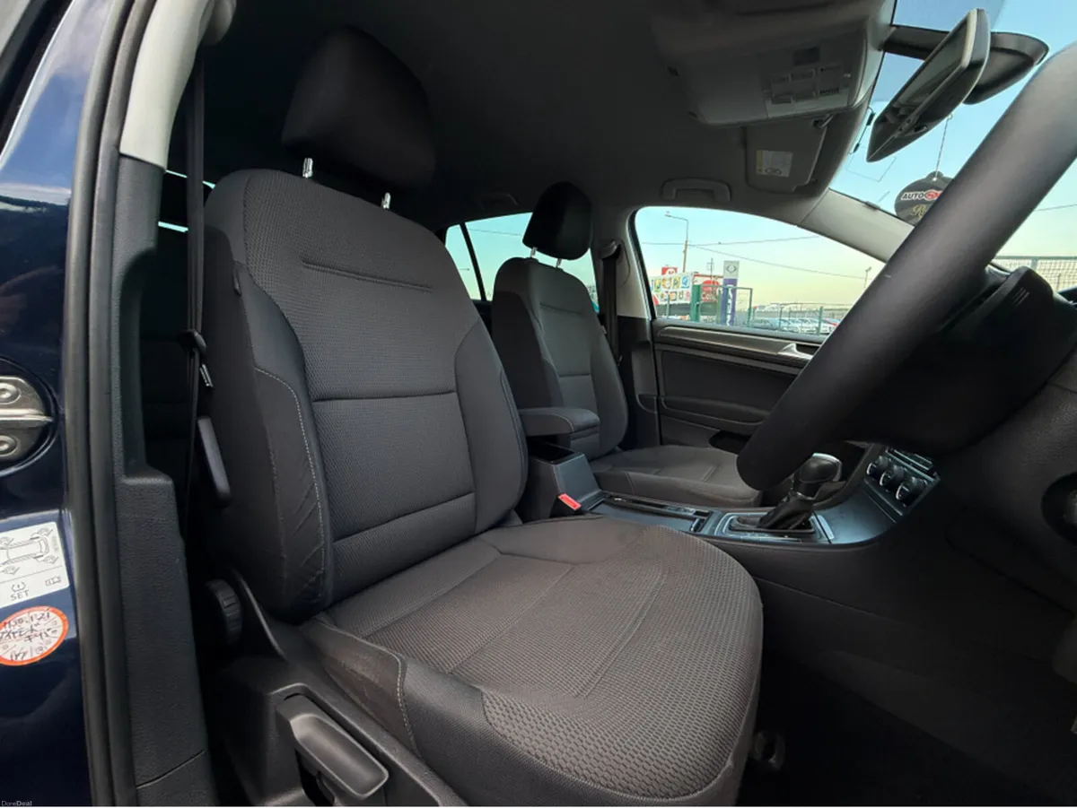 Volkswagen Golf 1.4 TFSI AUTOMATIC - REVERSING CAM - Image 3