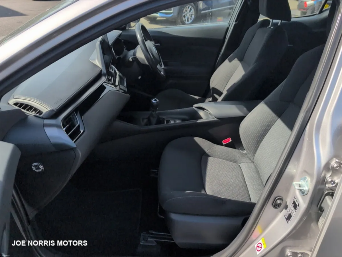 Toyota C-HR 1.2T LUNA 4DR - Image 4