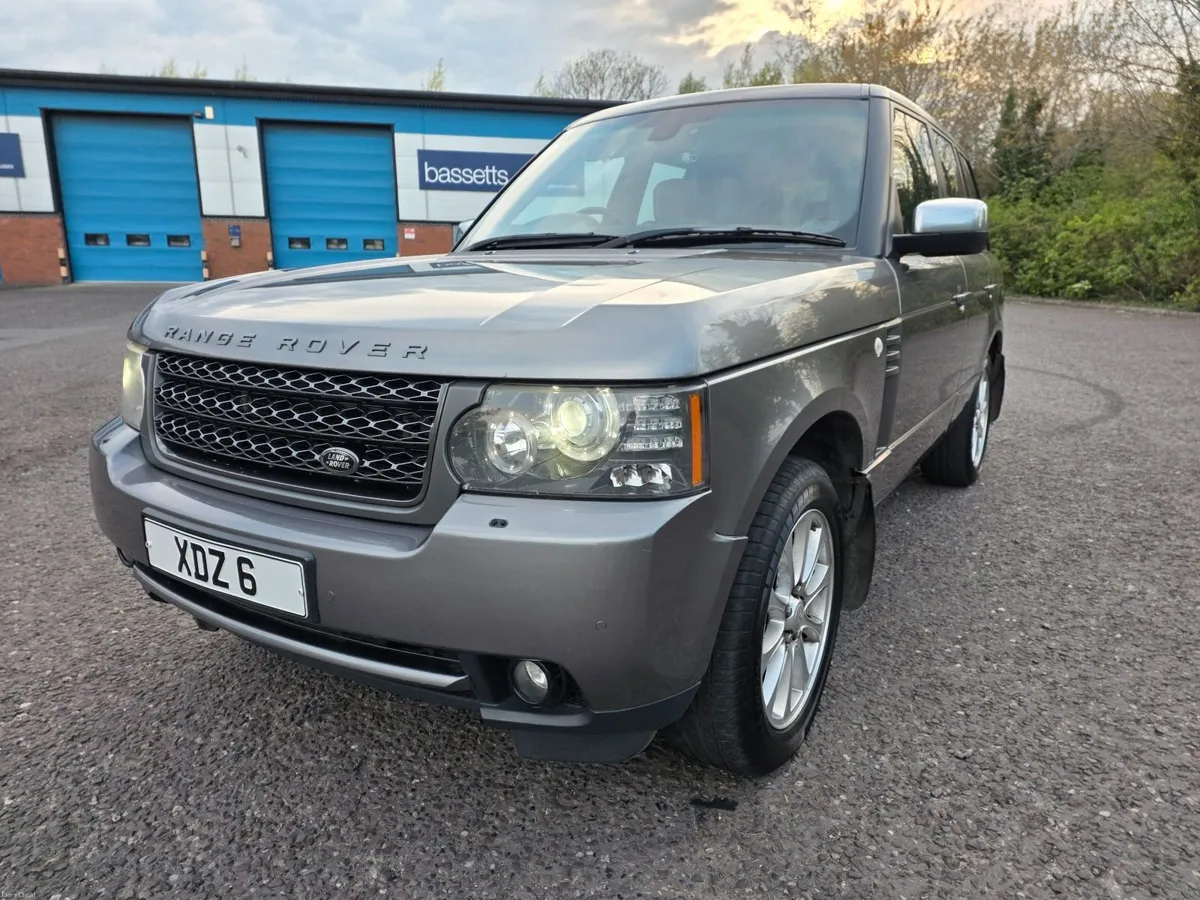 Land Rover Range Rover 2010 4.4 TDV8 1YR MOT FSH - Image 1