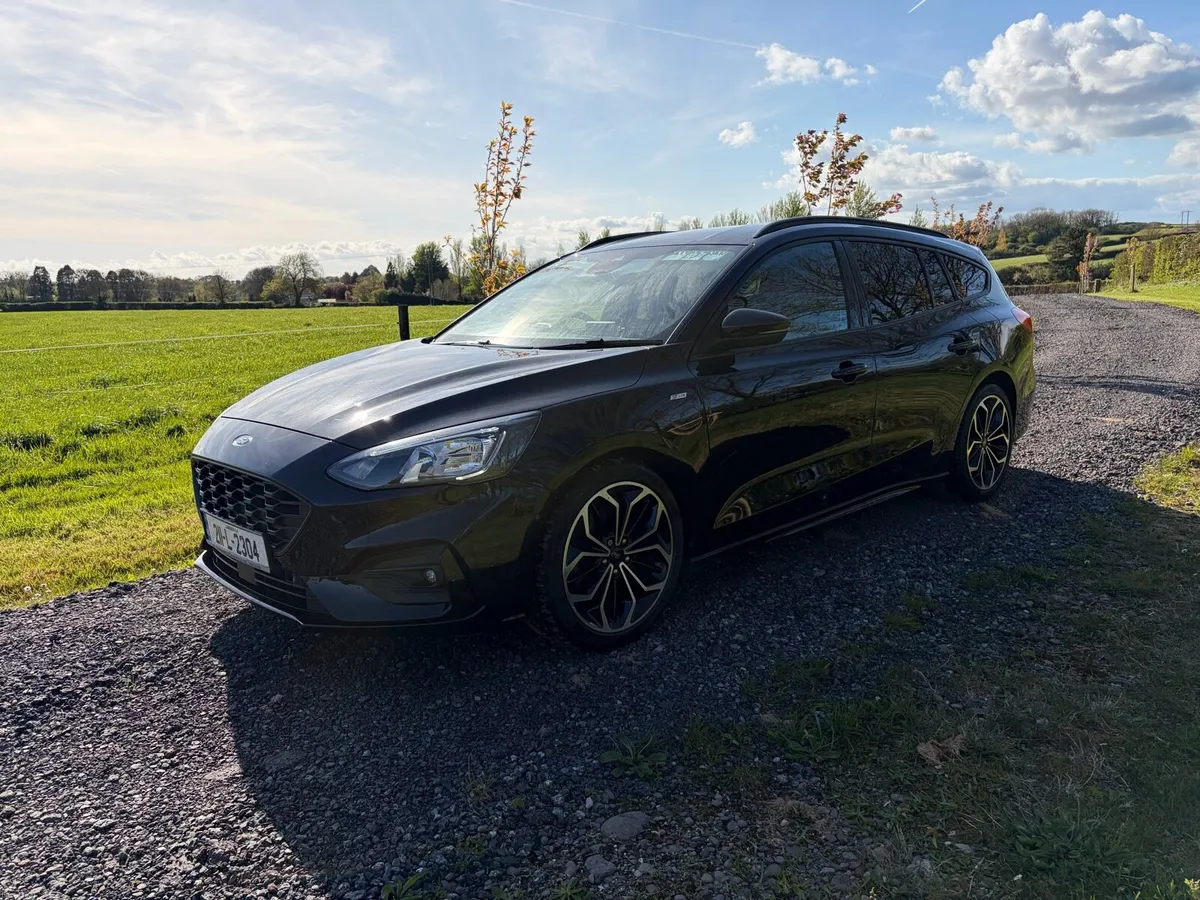 Ford Focus ST line Estate - Image 2
