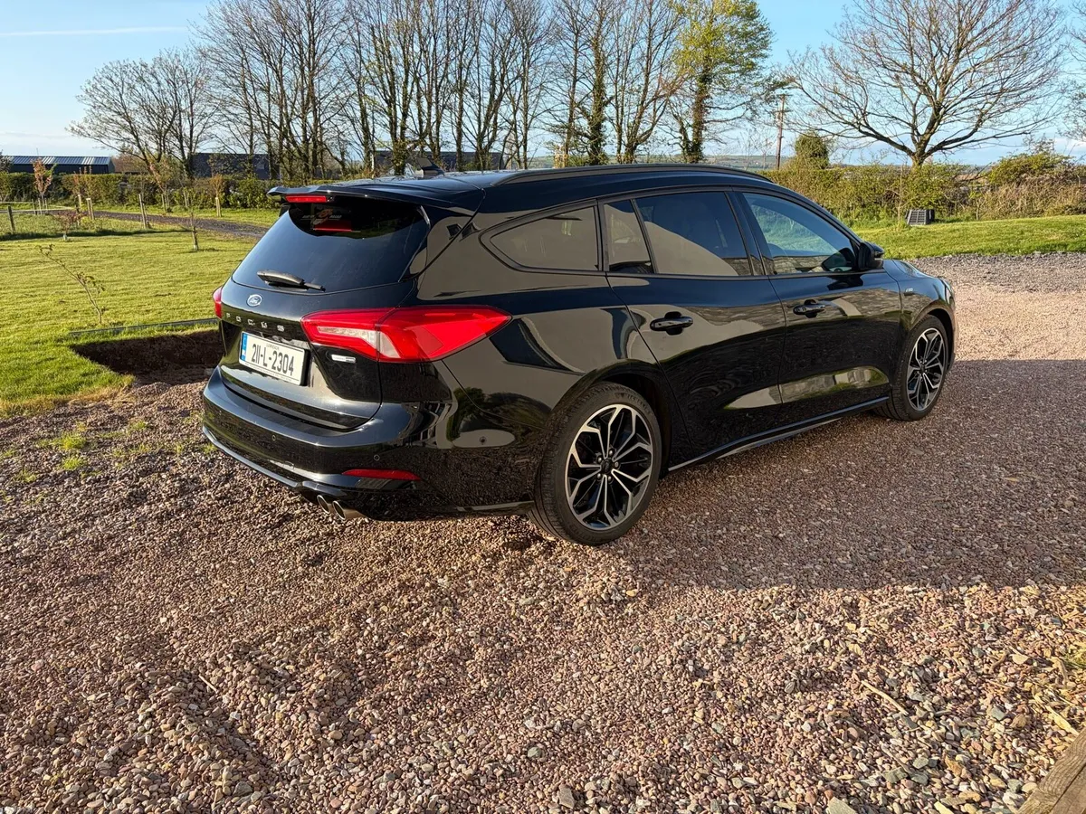 Ford Focus ST line Estate - Image 4