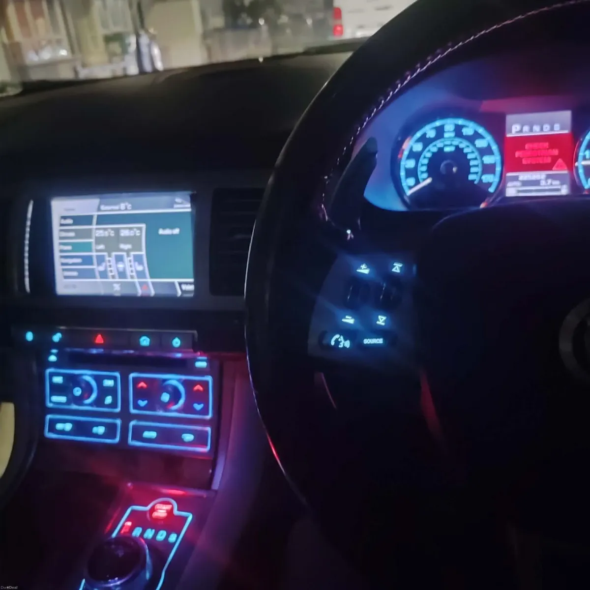 Jaguar XF 2010 - Image 4