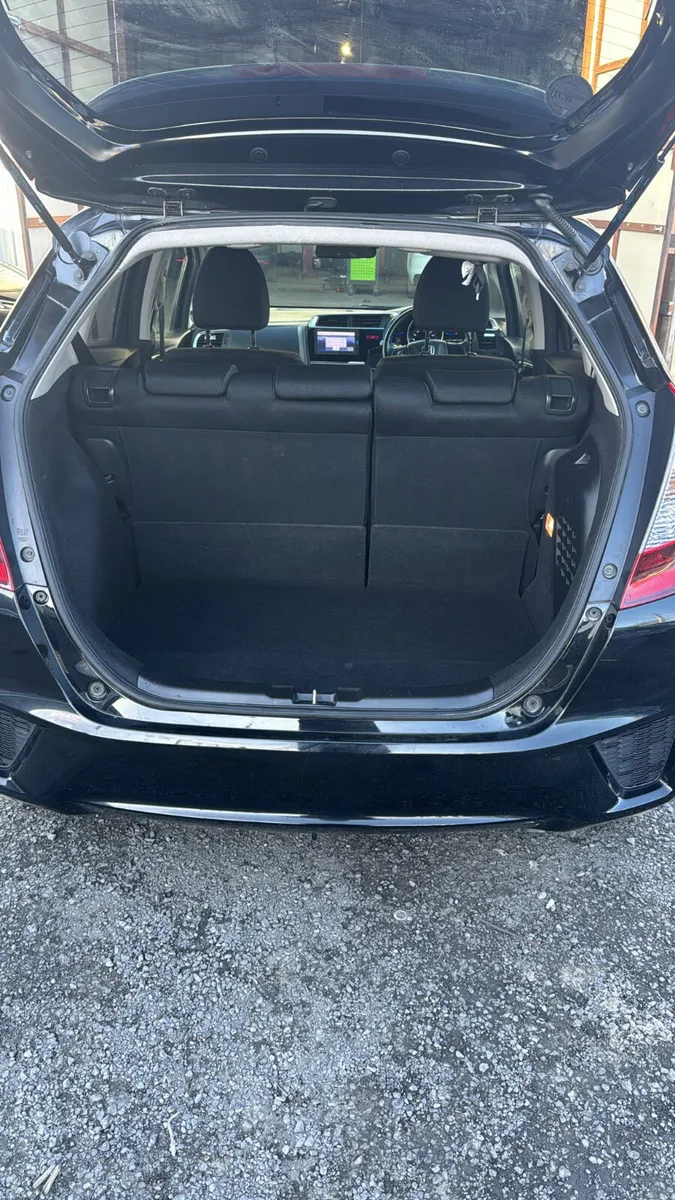 Honda Fit 2016 - Image 2