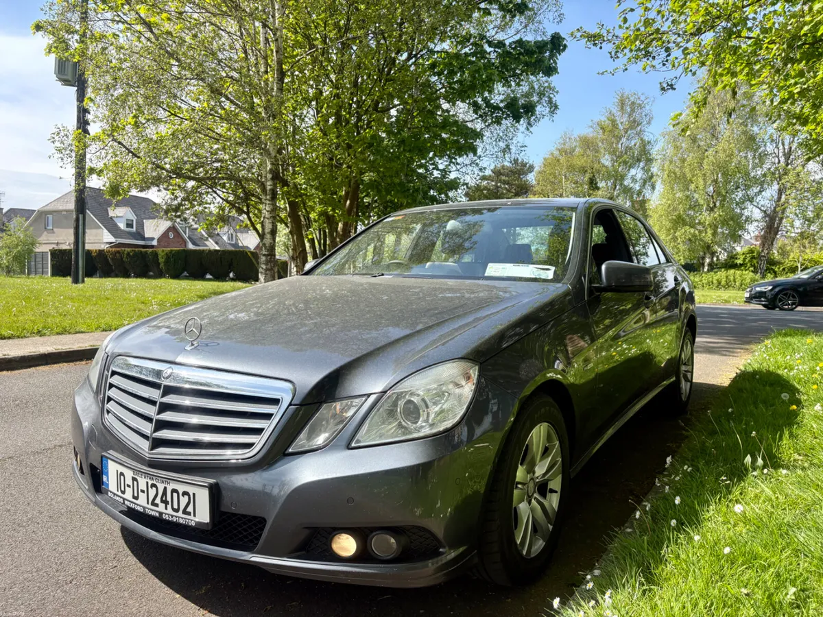 2010 Mercedes-Benz E-Class low kms automatic - Image 6