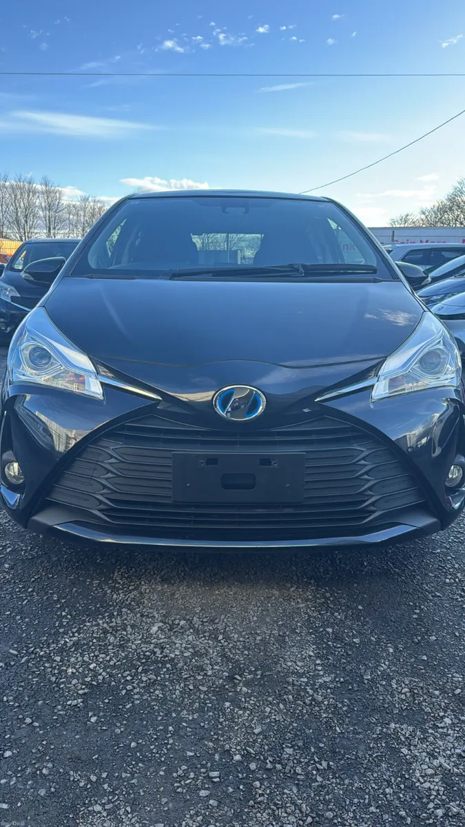 Toyota Vitz 2017 - Image 2