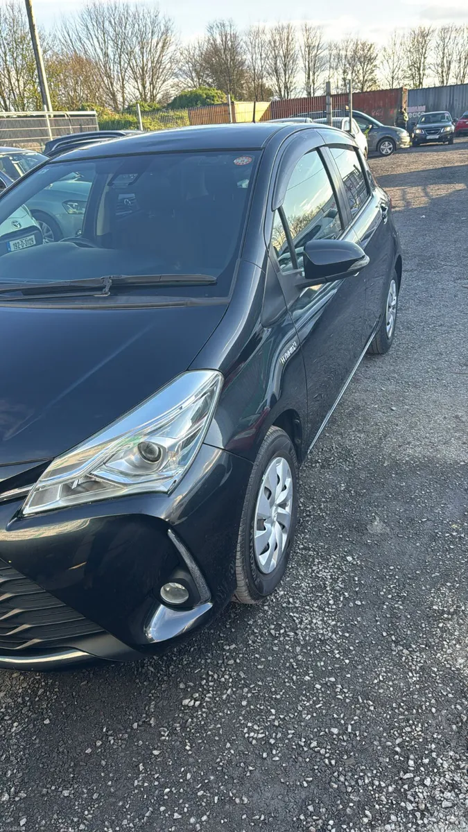 Toyota Vitz 2017 - Image 4