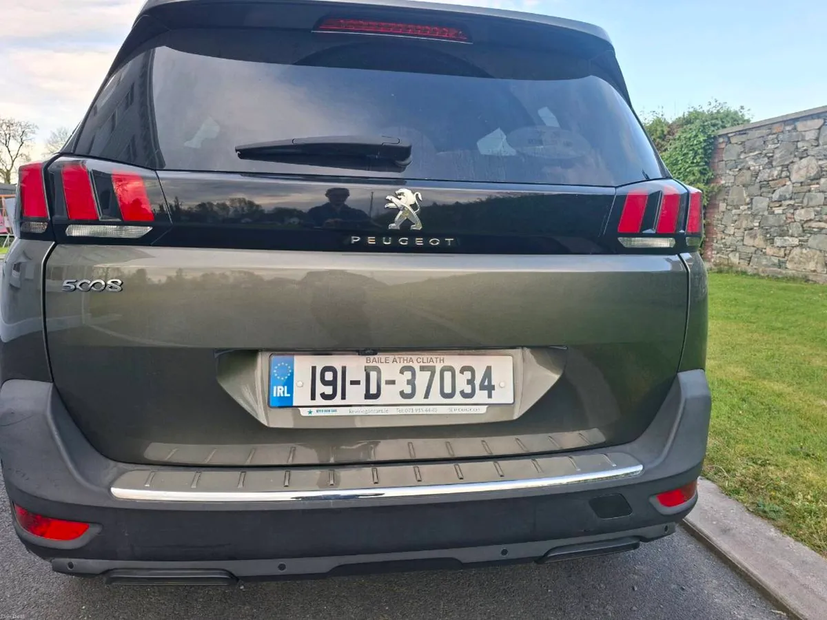 Peugoet 5008 Allure 1.5 Diesel Automatic - Image 3