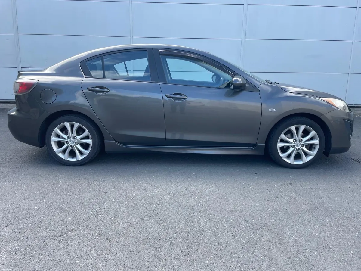 2011 Mazda 3 NEW NCT - Image 3
